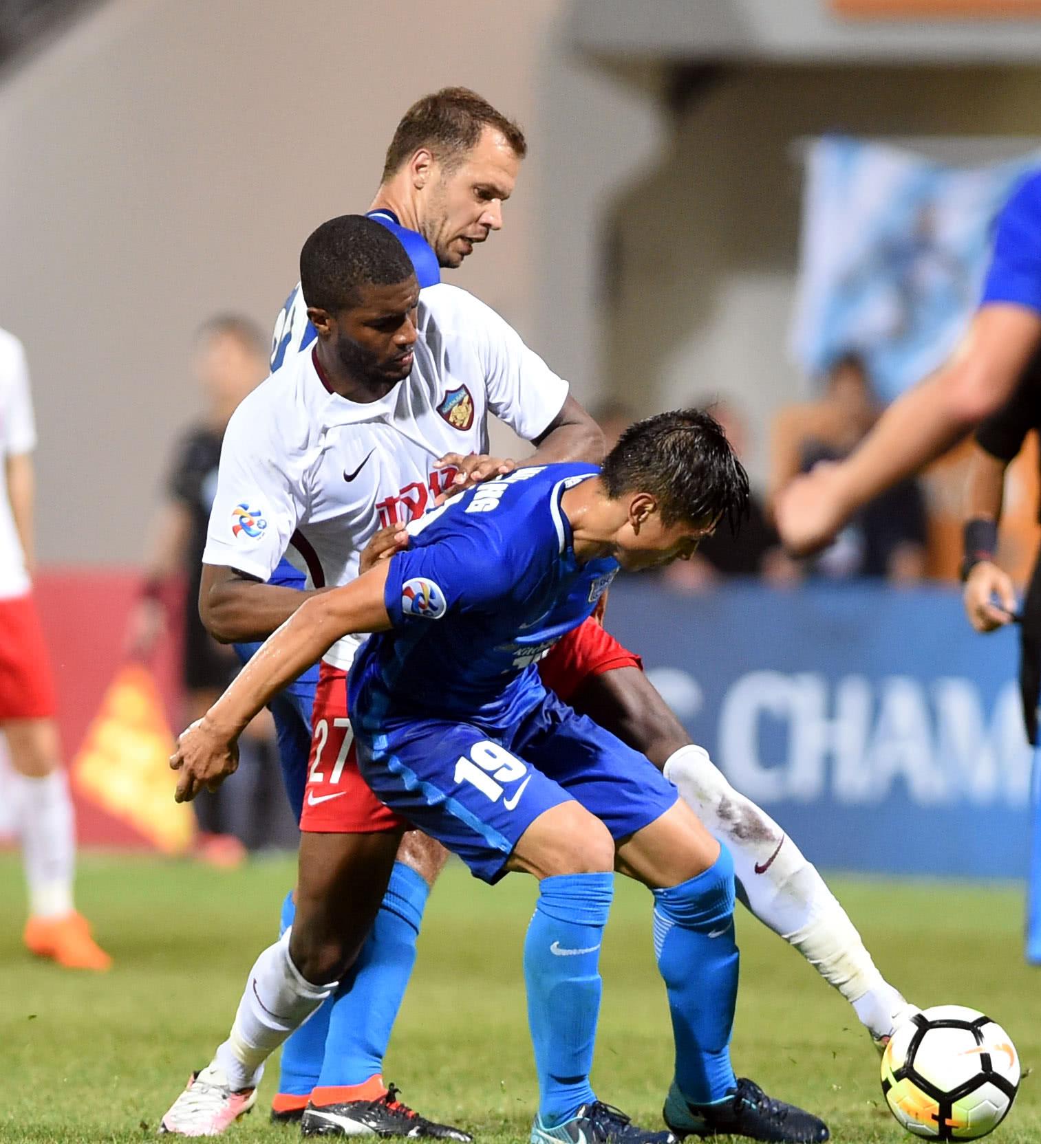 半岛体育官网入口注册-亚冠赛后再迎强敌,门兴格拉德巴赫内部沟通,主帅态度:质疑声仍在,医务组通报恢复