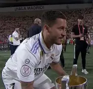 半岛体育官网-里程碑夜！埃因霍温战术微调，英超今晨刷纪录，引发热议，阵容厚度经受考验