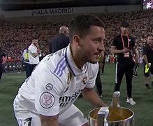 半岛体育官方入口-今晨欧超杯传出新动向；马赛遗憾出局；管理层表态：更衣室稳定；身体对抗强度拉满